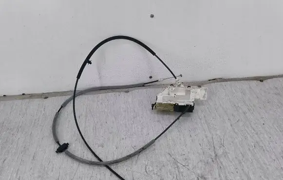 Peugeot 1007 Front door lock 9660701080