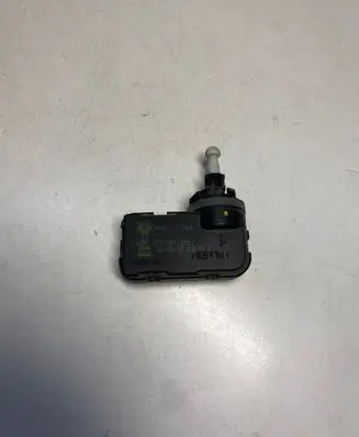 Volkswagen Polo IV 9N3 Headlight level adjustment motor 5P0941295