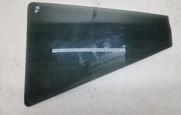 Suzuki Grand Vitara II Rear vent window glass