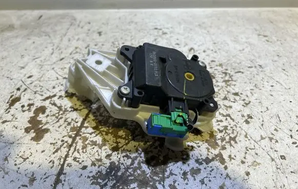 Lexus ES 250 - 300 - 330 Air flap motor/actuator 0638000172