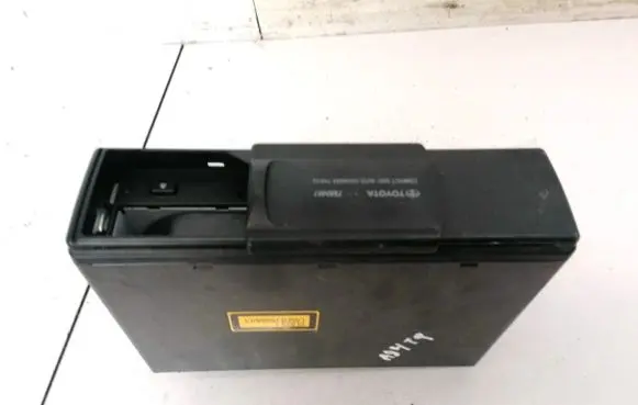 Toyota Avensis T250 CD/DVD changer 0860100911 08601-00911