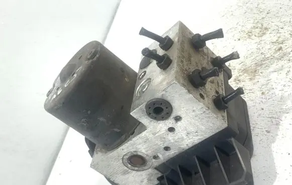 Audi A6 S6 C5 4B ABS Pump 8E0614111AS