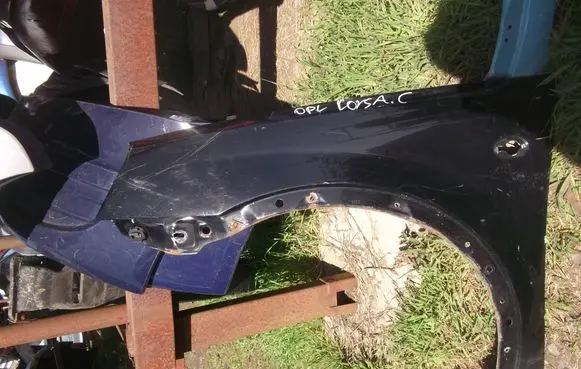 Opel Combo C Fender