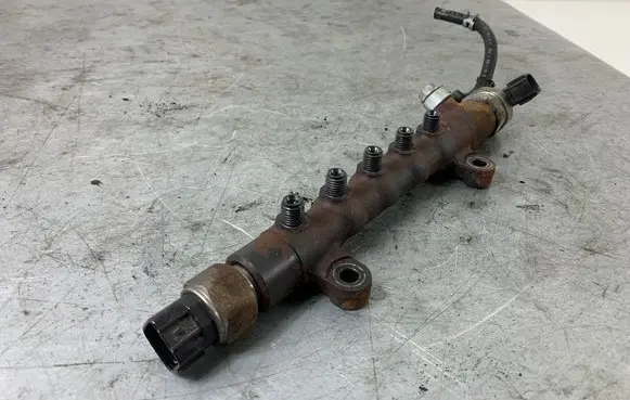 Toyota Avensis T270 Fuel main line pipe