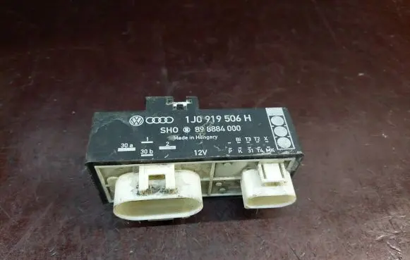 Coolant fan relay