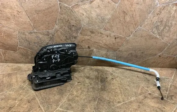 BMW X5 F15 Front door lock 7362790