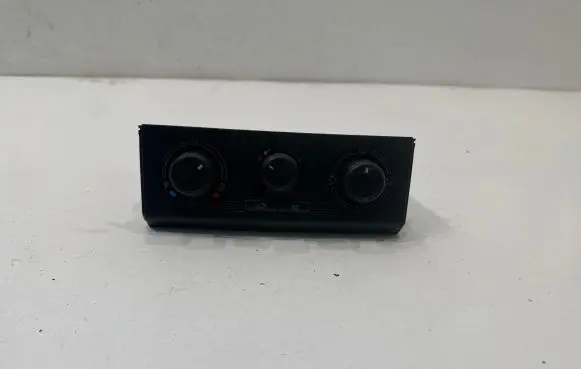 Skoda Fabia Mk2 (5J) Climate control unit 5J0820045 H2242002 901513690000
