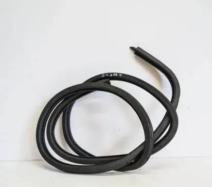 Volkswagen Jetta V Rubber seal rear door 1K5867911