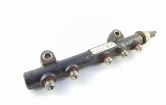 Peugeot 5008 Fuel injector supply line/pipe 