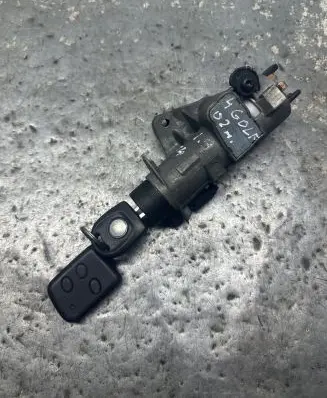 Volkswagen Golf IV Ignition lock 4B0905851C