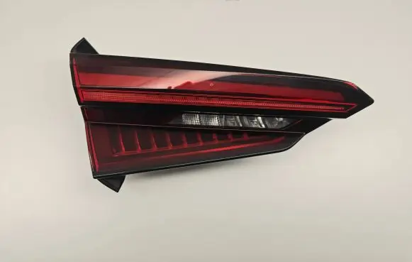Audi A5 Tailgate rear/tail lights 8W6945093F 636533