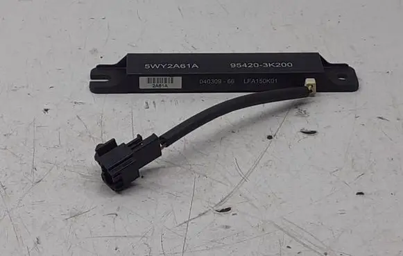 Hyundai ix 55 Aerial antenna amplifier 954203K200