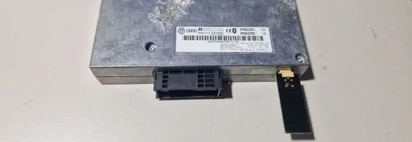 Audi A4 S4 B7 8E 8H Bluetooth control unit module 8P0862335Q