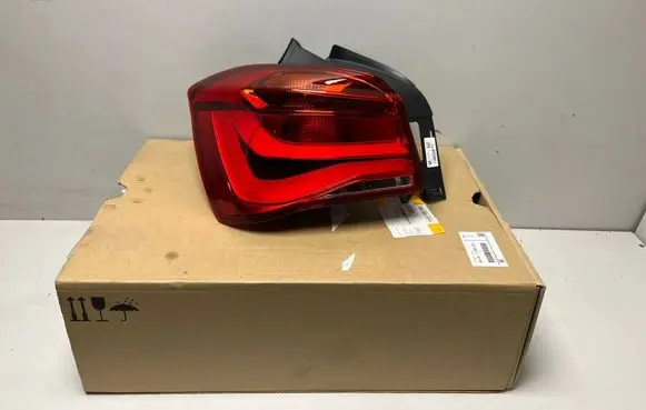 BMW 1 F20 F21 Rear/tail lights 7359017