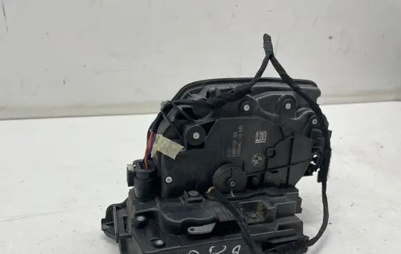 BMW X4M F98 Front door lock 9492100
