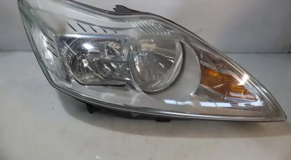Ford Focus Headlight/headlamp