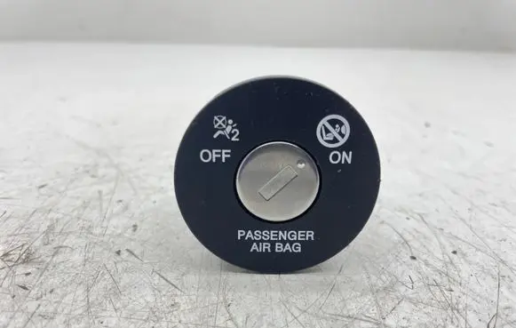 KIA Sportage Passenger airbag on/off switch