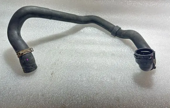 Volkswagen PASSAT B6 Engine coolant pipe/hose 1K0122051