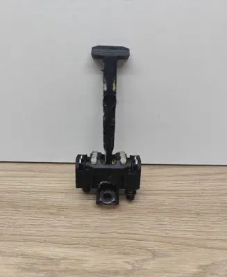 Volvo XC70 Front door check strap stopper C8P5D