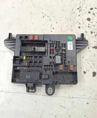 Opel Insignia A Fuse module 13277318 18003815009