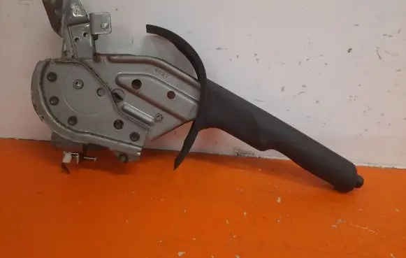 Nissan Pathfinder R50 Handbrake/parking brake lever assembly