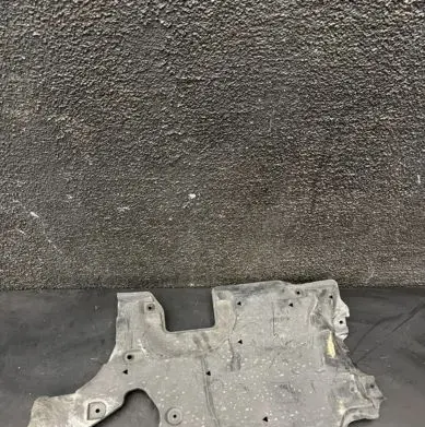 BMW 8 G16 Engine splash shield/under tray 7495574