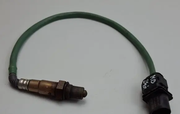 BMW 3 E90 E91 Lambda probe sensor 928404682 1205211708 88C0CCA