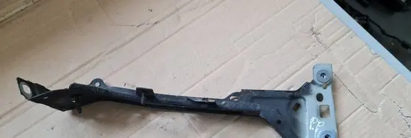 Audi A4 S4 B9 Fender mounting bracket 8W0821136C