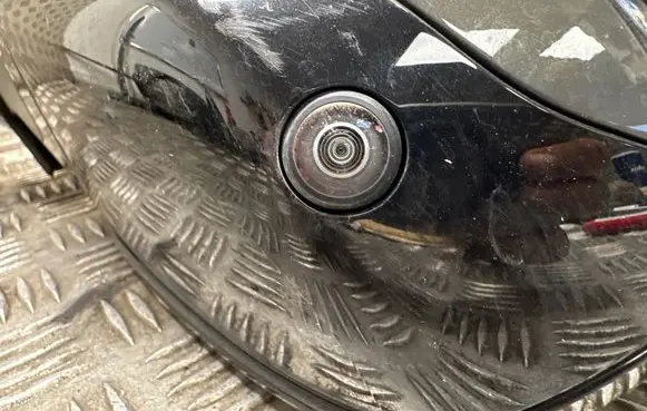 Front door electric wing mirror