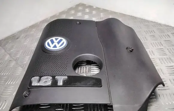 Volkswagen PASSAT B5 Engine cover (trim) 058103724AC 058103724AE
