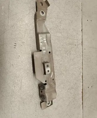 Volvo S90, V90 Fender mounting bracket