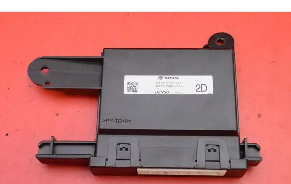 Toyota Yaris Engine control unit/module ECU 88650K0121