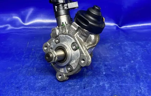 Volkswagen PASSAT CC Fuel injection high pressure pump 03L130755 0445010507
