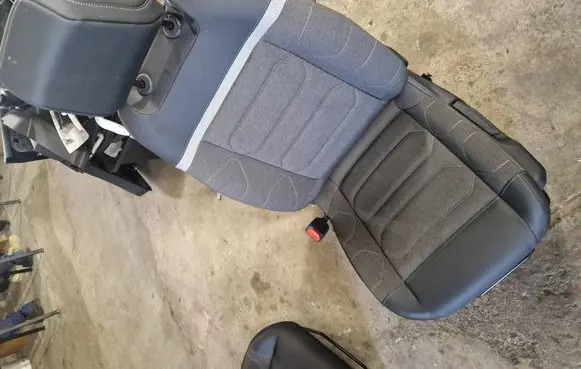Citroen C4 III e-C4 Front driver seat 