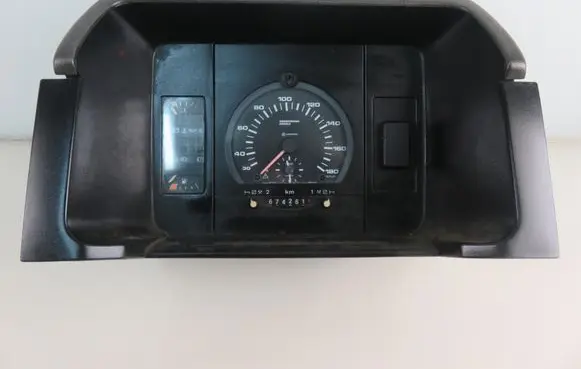 Speedometer (instrument cluster)