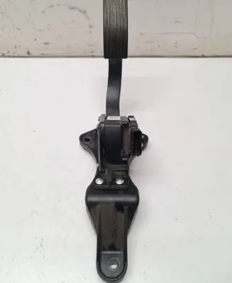 Hyundai Santa Fe Accelerator throttle pedal 327262B100