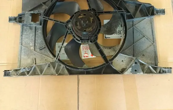 Renault Espace IV Electric radiator cooling fan 8200231756