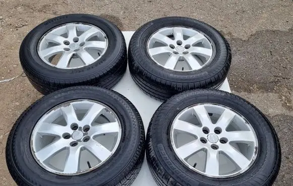 KIA Sorento R17 alloy rim 529102P170
