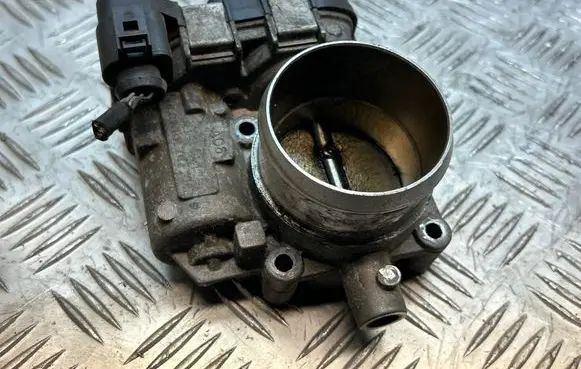 Volkswagen Tiguan Throttle valve
