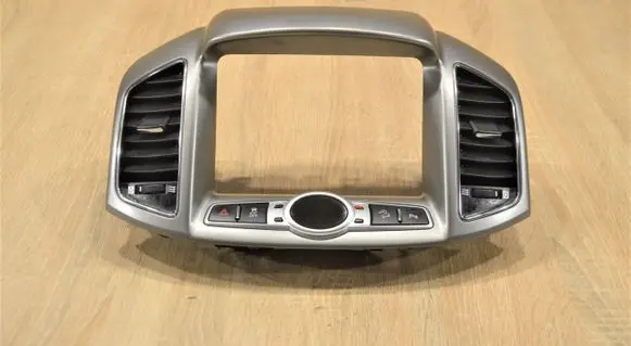 Chevrolet Captiva Dash center air vent grill