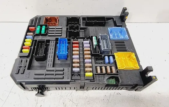 Peugeot 3008 II Fuse box set 9830805680 1635692180