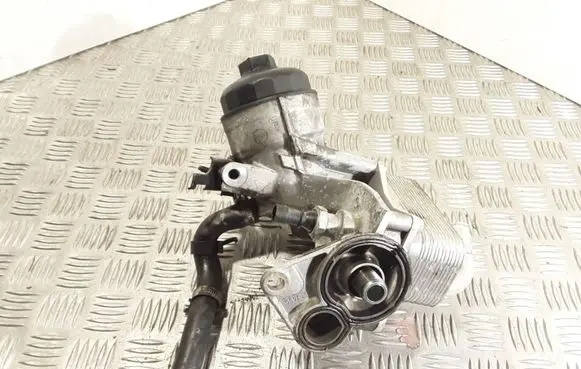 Oil filter mounting bracket