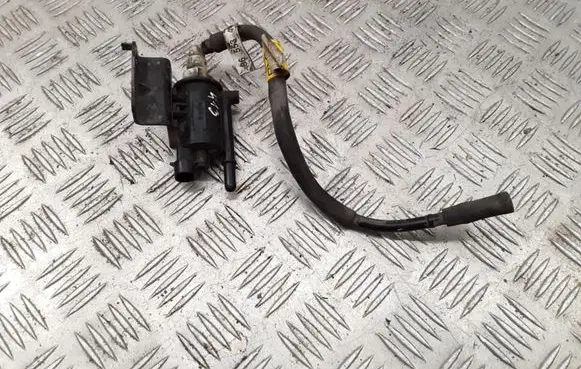 Suzuki Forenza Fuel tank valve 1997278