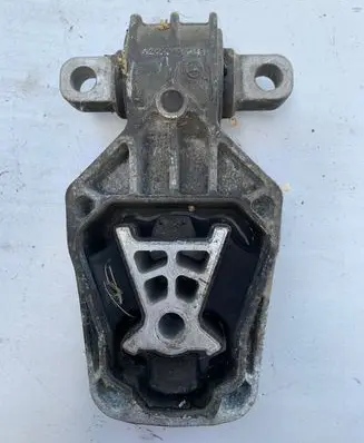 Mercedes-Benz C W204 Engine mount bracket A2462401018