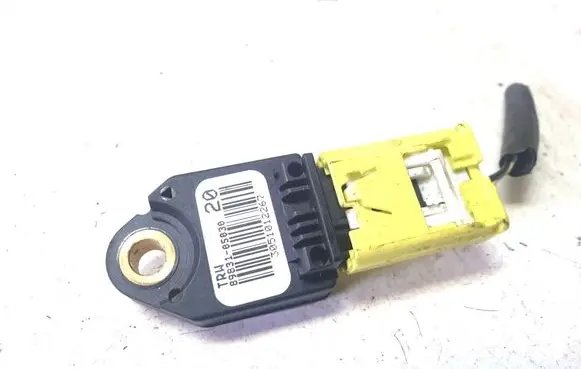 Toyota Avensis T270 Airbag deployment crash/impact sensor 8983105030