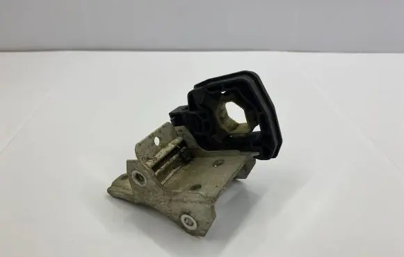 BMW 5 F10 F11 Radiator mount bracket 7186513
