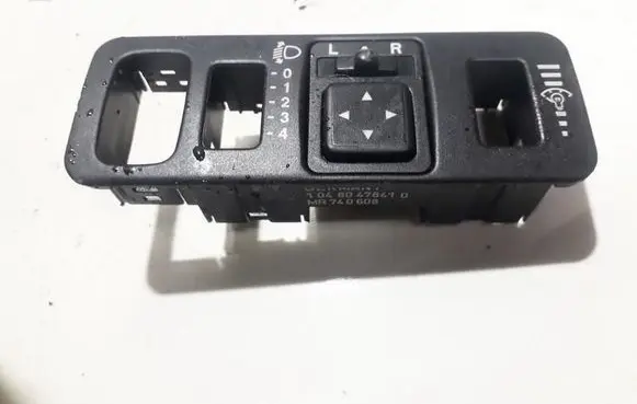 Mitsubishi Carisma Wing mirror switch MR740608