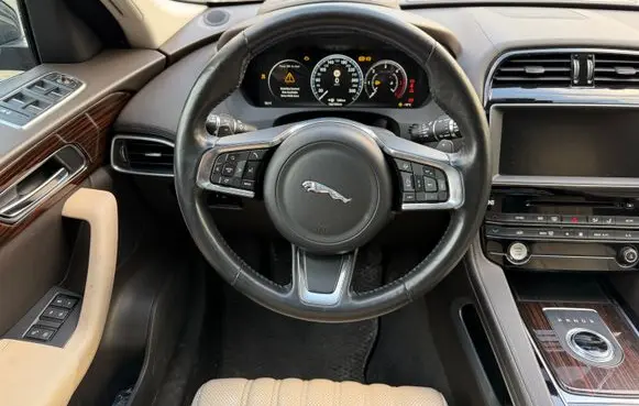 Jaguar F-Pace Steering wheel JX733F563MA8PVJ