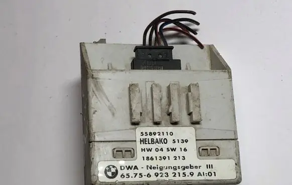 BMW 5 E39 Yaw turn rate sensor 6923215 55892110
