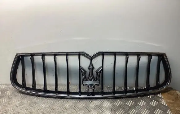 Maserati Ghibli Front bumper upper radiator grill